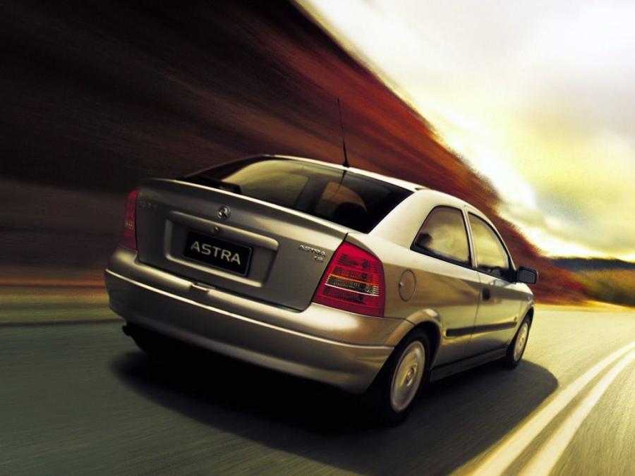  Holden Astra 3-Door 1998 года  (фото 6 из 6)